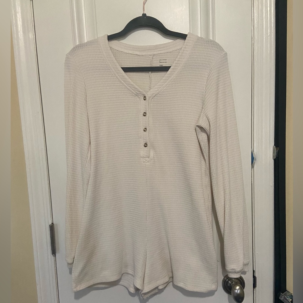 Gilly Hicks romper